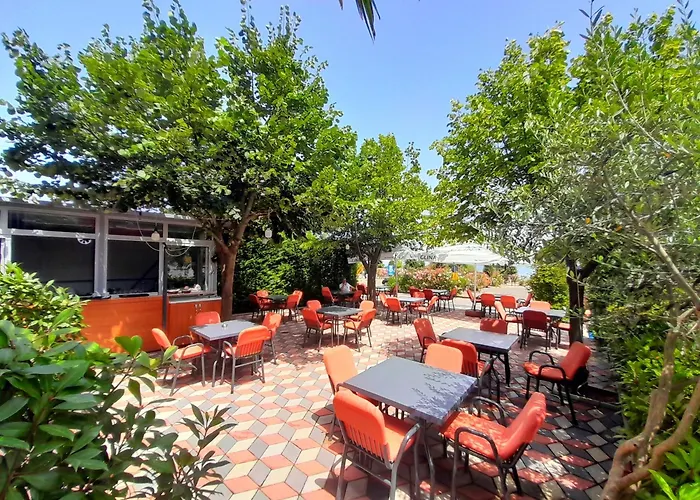 Restaurant Univers فندق 3*