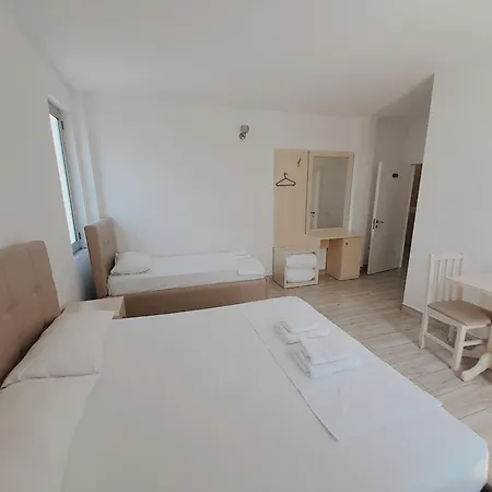 Restaurant Univers فندق