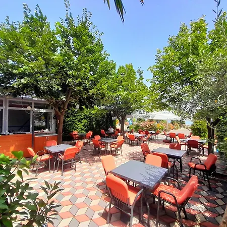 Restaurant Univers فندق 3*