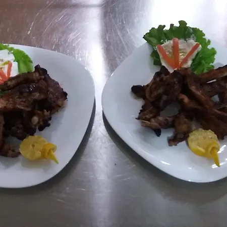 מלון Restaurant Univers 3*