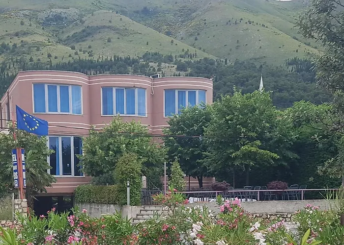 Restaurant Univers 酒店