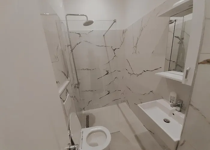 酒店 Restaurant Univers Shkodër